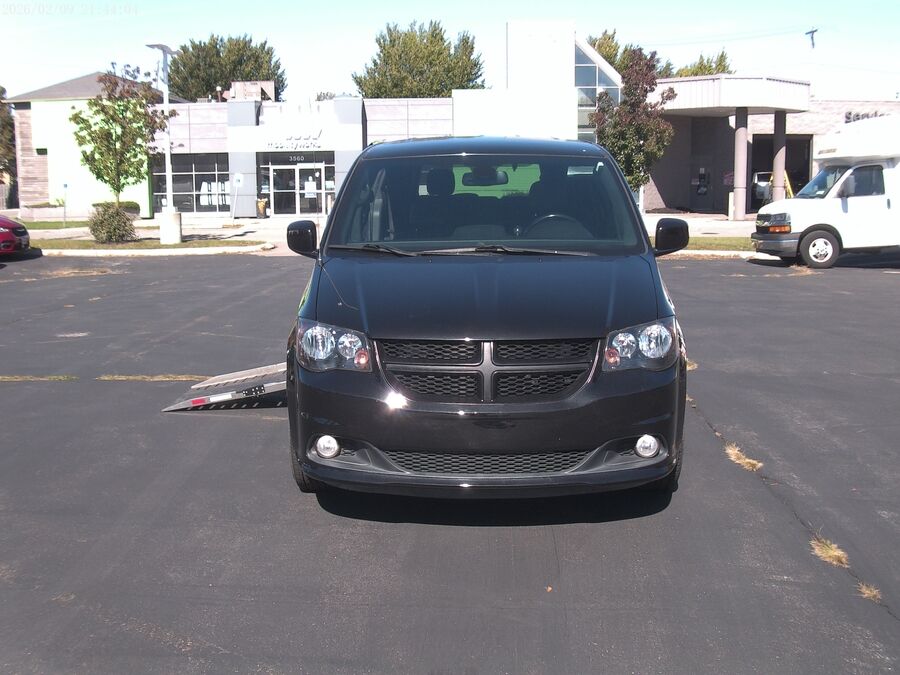 Silver Dodge Grand Caravan with Vantage Mobility Side Entry Automatic In Floor conversion