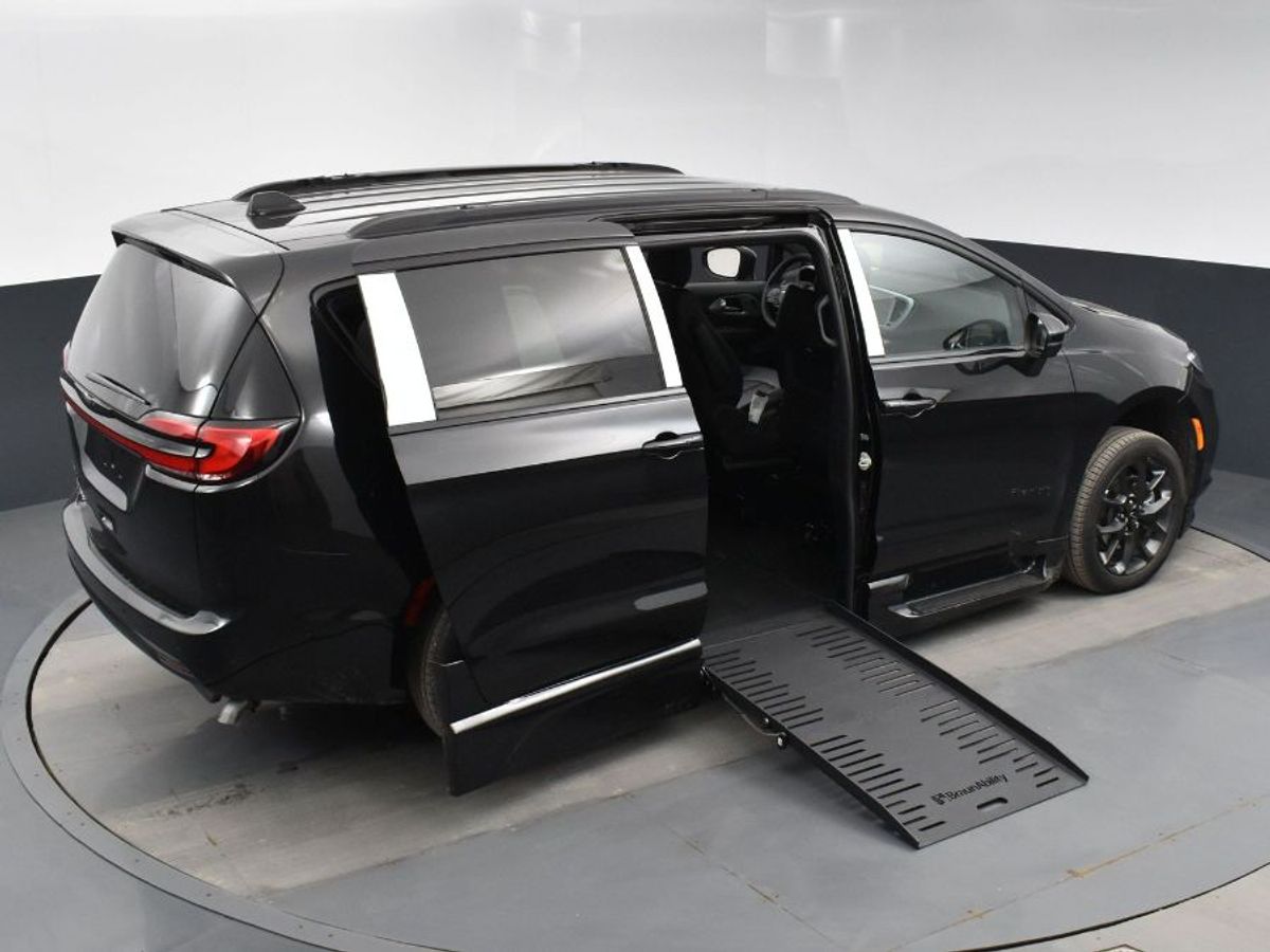 Black Chrysler Pacifica with BraunAbility Side Entry Automatic Fold Out conversion