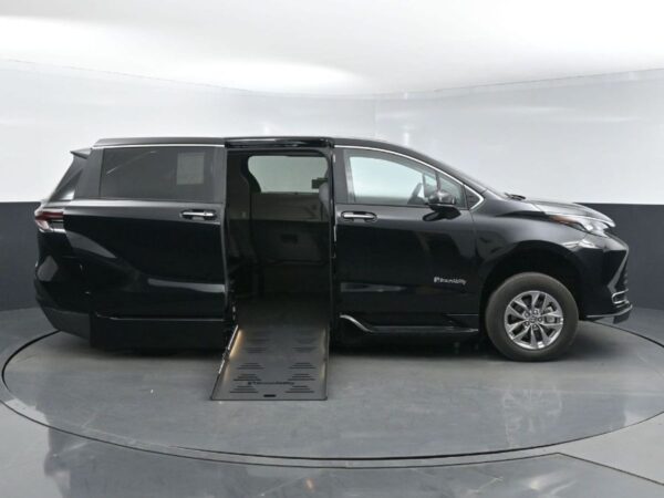 Black Toyota Sienna with BraunAbility Side Entry Automatic Fold Out conversion