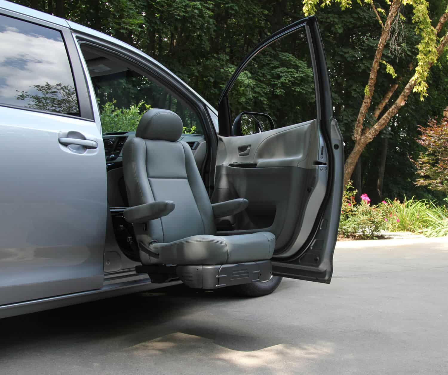 Turney Evo turning seat in lowered position