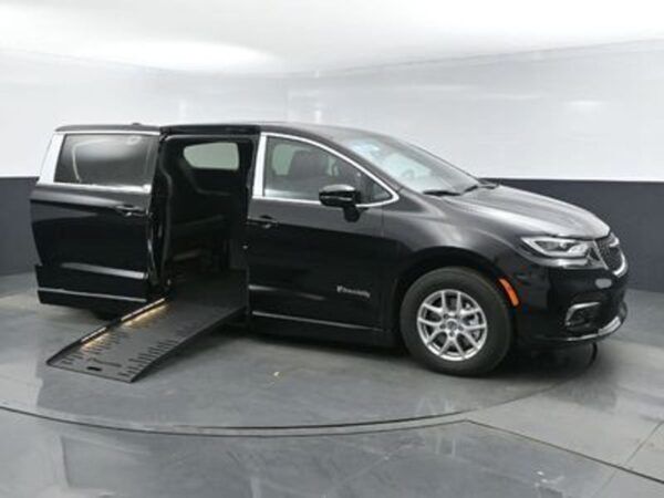 Black Chrysler Pacifica with BraunAbility Side Entry Automatic Fold Out conversion