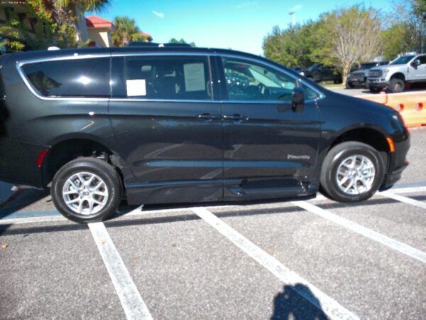 Black Chrysler Voyager with BraunAbility Side Entry Automatic Fold Out conversion