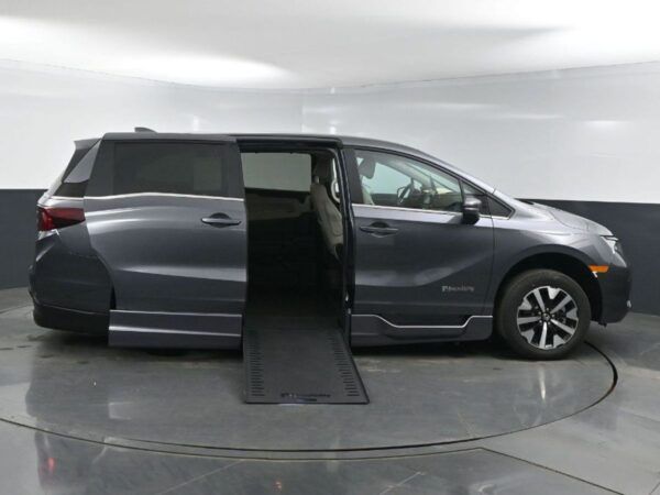 Grey Honda Odyssey with BraunAbility Side Entry Automatic In Floor conversion